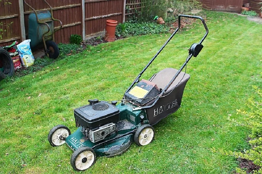 Drain oil from a Briggs and Stratton lawnmower step by step